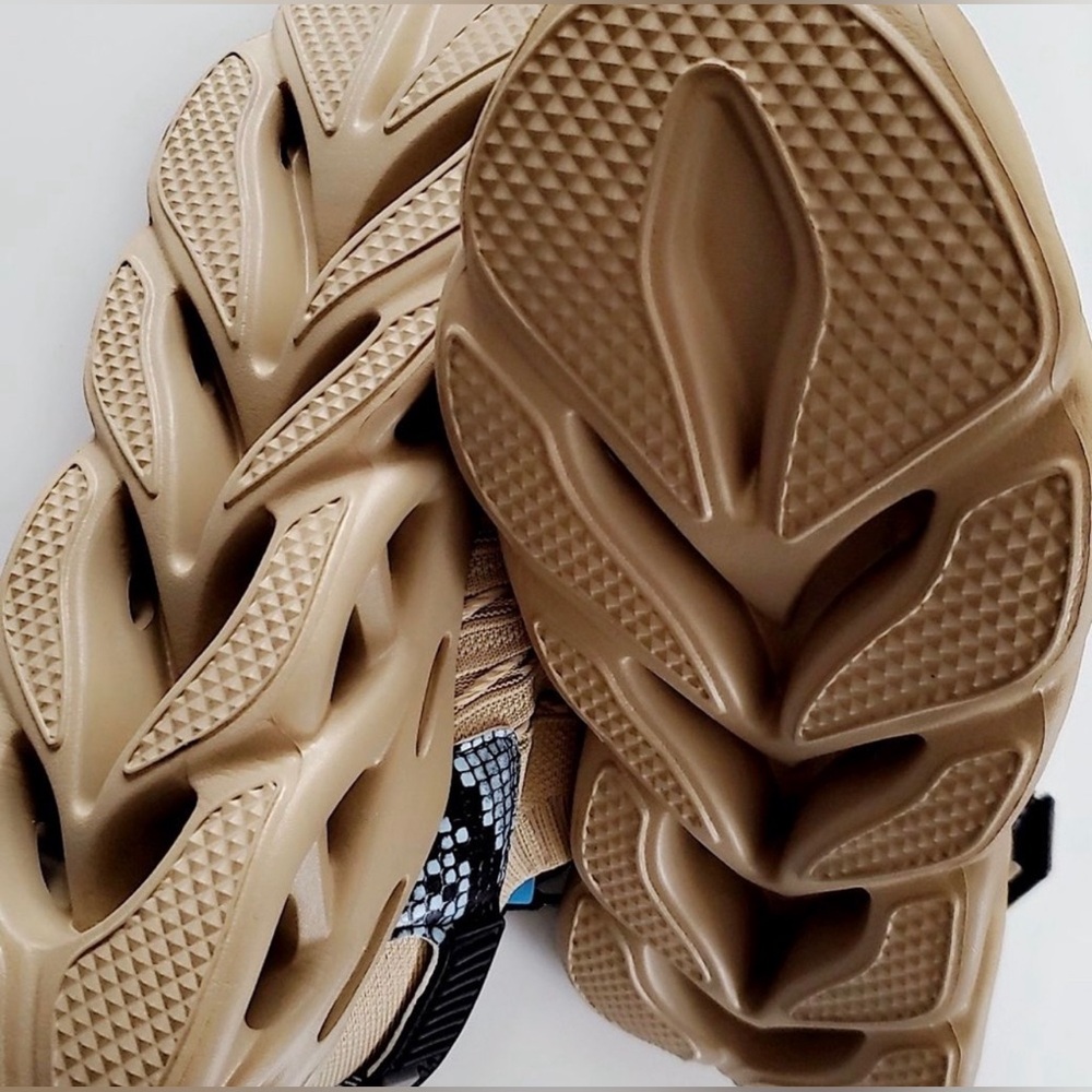 Ultralight Breathable Men's Sneakers with Unique Sole Brown New - Picture 7 of 9
